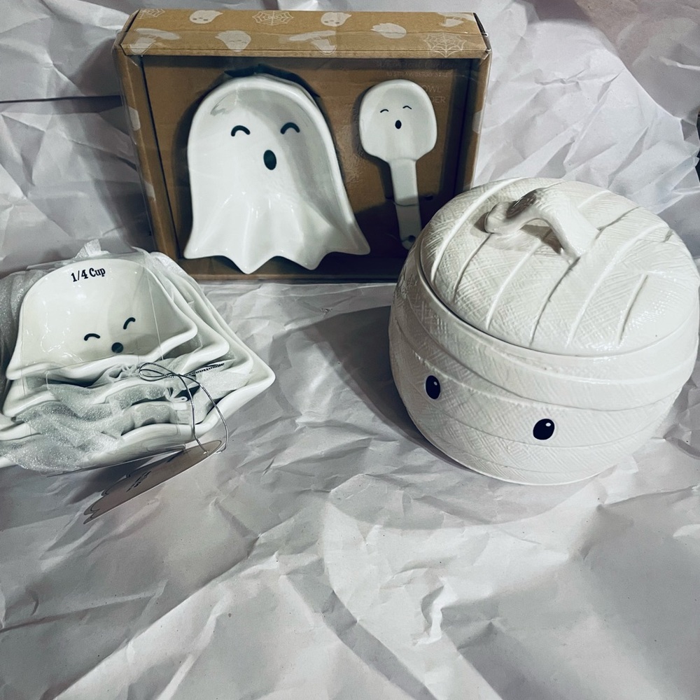 Strawberry 10 ghost and mummy lot